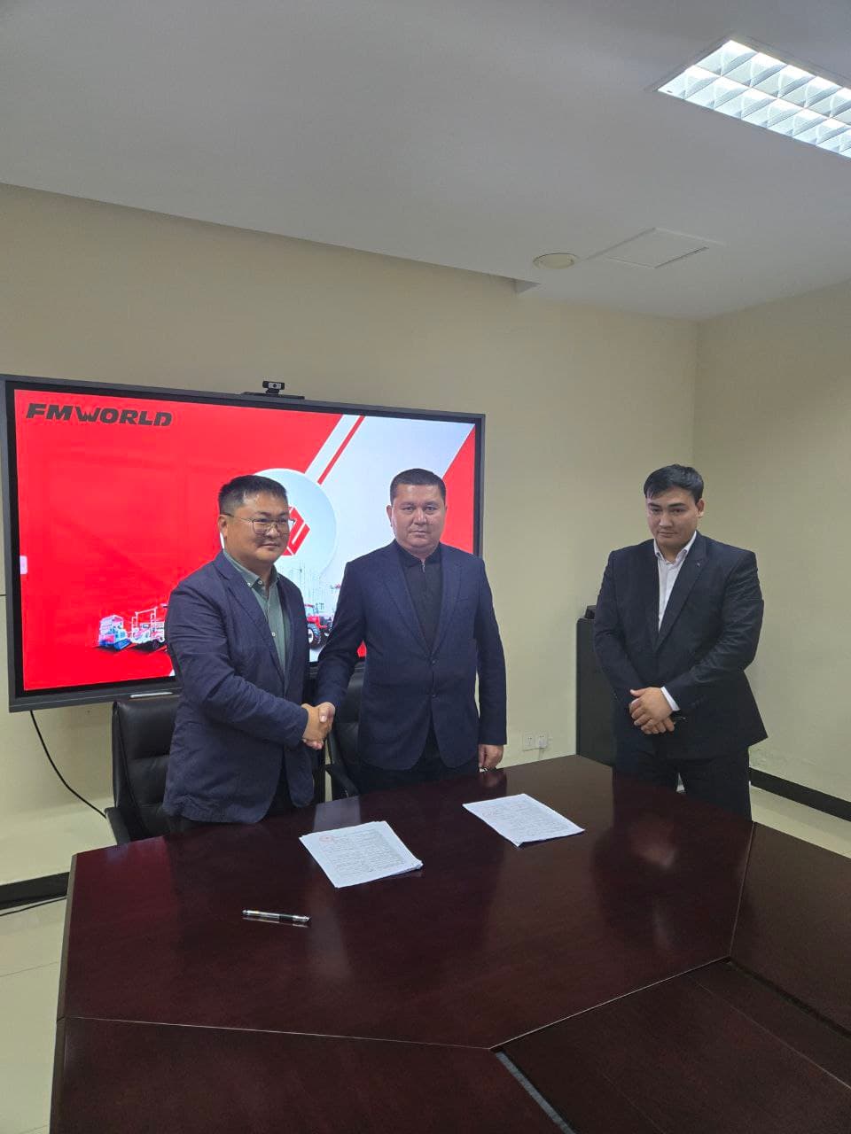 Sardoba tumani hokimi FM World Group kompaniyasi rahbariyati bilan uchrashuv o‘tkazdi