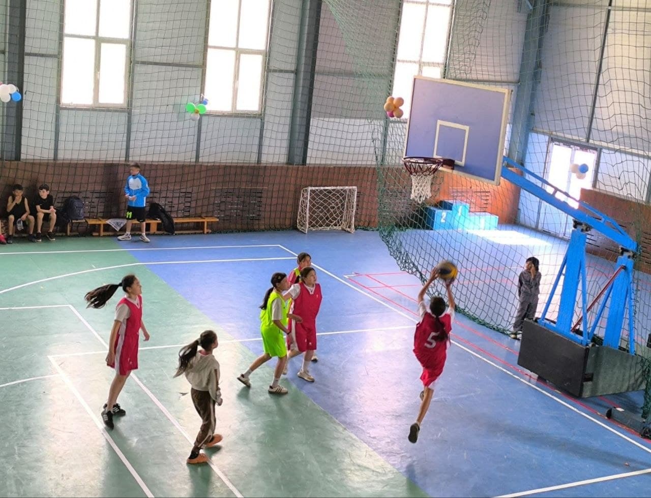 “Yangi O‘zbekiston Olimpiya cho‘qqilari” hamda “Prezident Olimpiadasi – 2026” doirasida Basketbol (3x3) bo‘yicha Sardoba tumani hokimi olimpiadasi bo‘lib o‘tdi