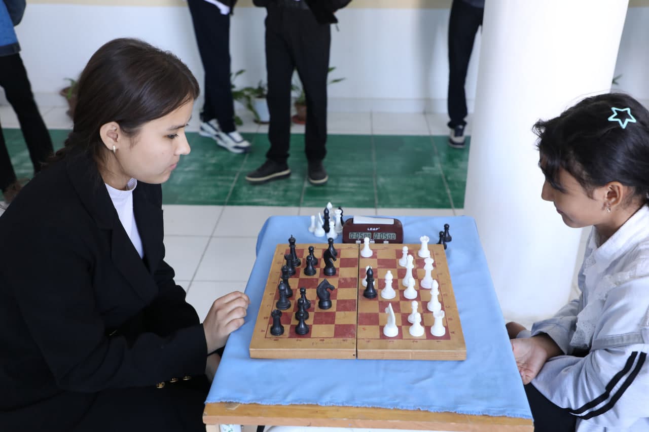 “BESH TASHABBUS OLIMPIADASI”: SHAXMAT VA SHASHKA MUSOBAQALARINING TUMAN BOSQICHI YAKUNLANDI