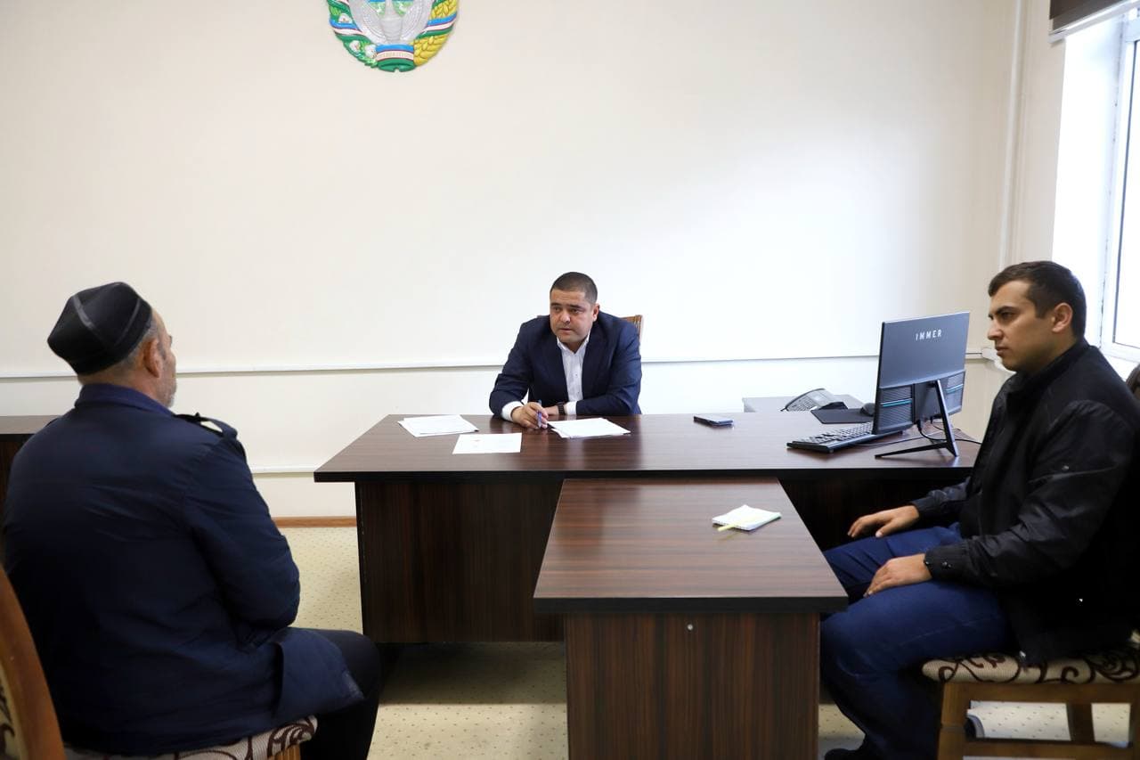 Buxoro tuman hokimi Anvarjon Ochilovning navbatdagi fuqarolar qabuli bo'lib o'tdi