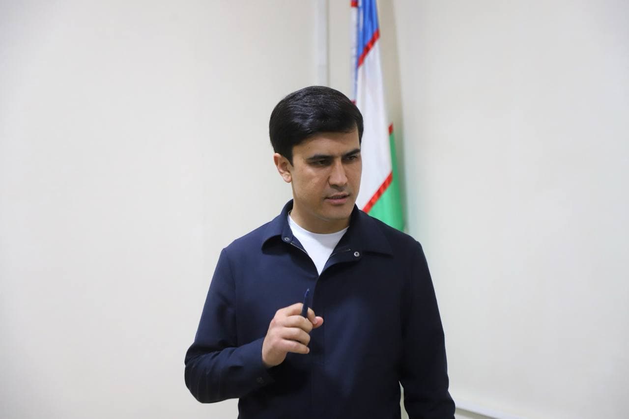 Buxoro tuman hokimi Anvarjon Ochilovning navbatdagi fuqarolar qabuli bo'lib o'tdi