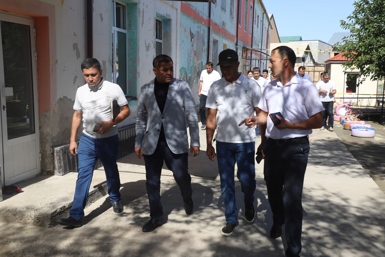 Бухоро тумани ҳокими Анваржон Очилов ҳар ҳафта пайшанба куни ўтка