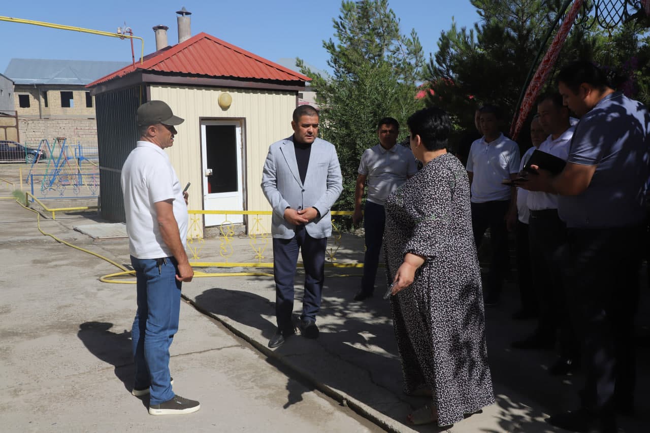 Бухоро тумани ҳокими Анваржон Очилов ҳар ҳафта пайшанба куни ўтка