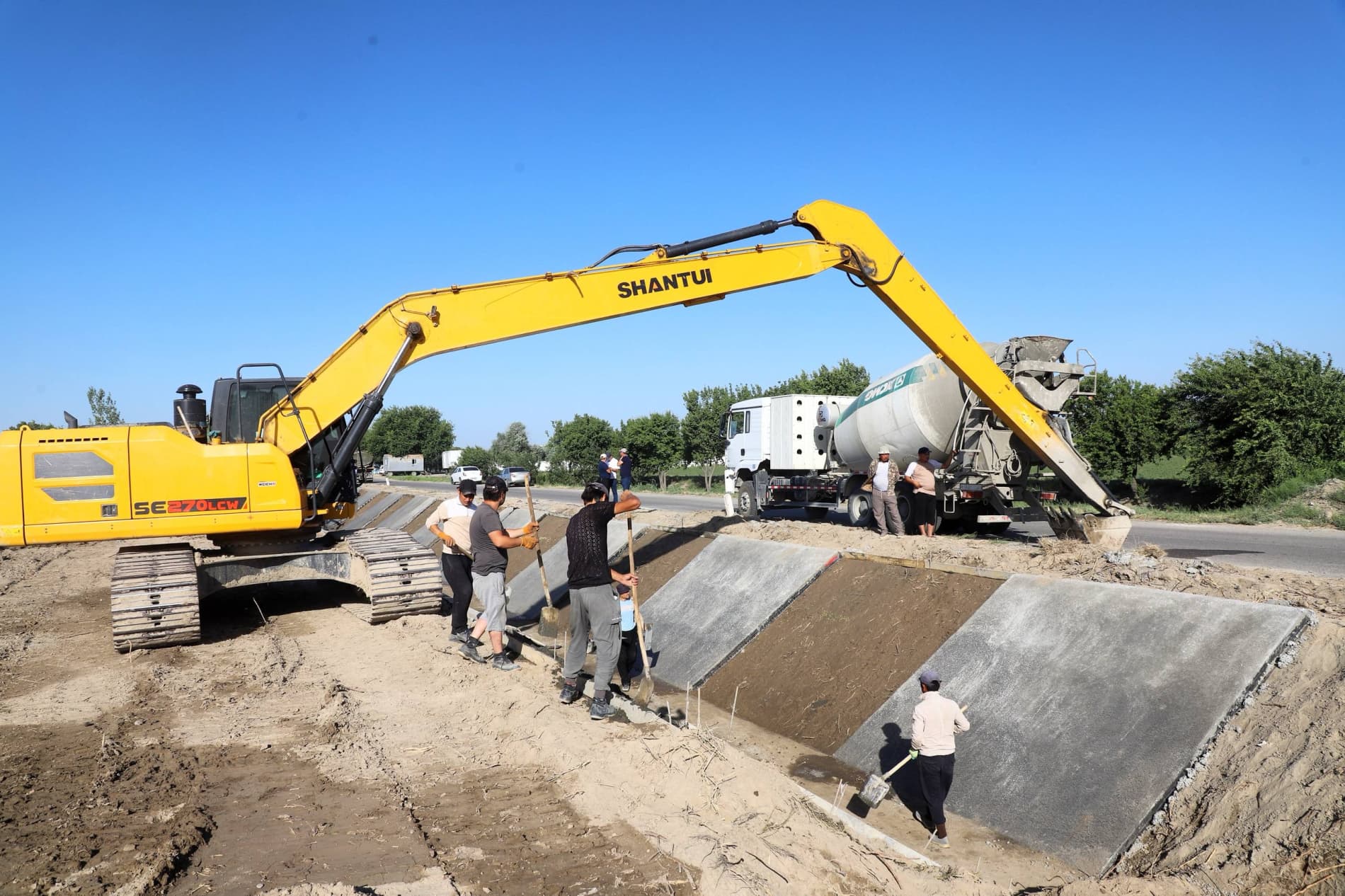 Buxoro tumani: “Jo‘yzar” kanalini betonlashtirish ishlari boshlandi