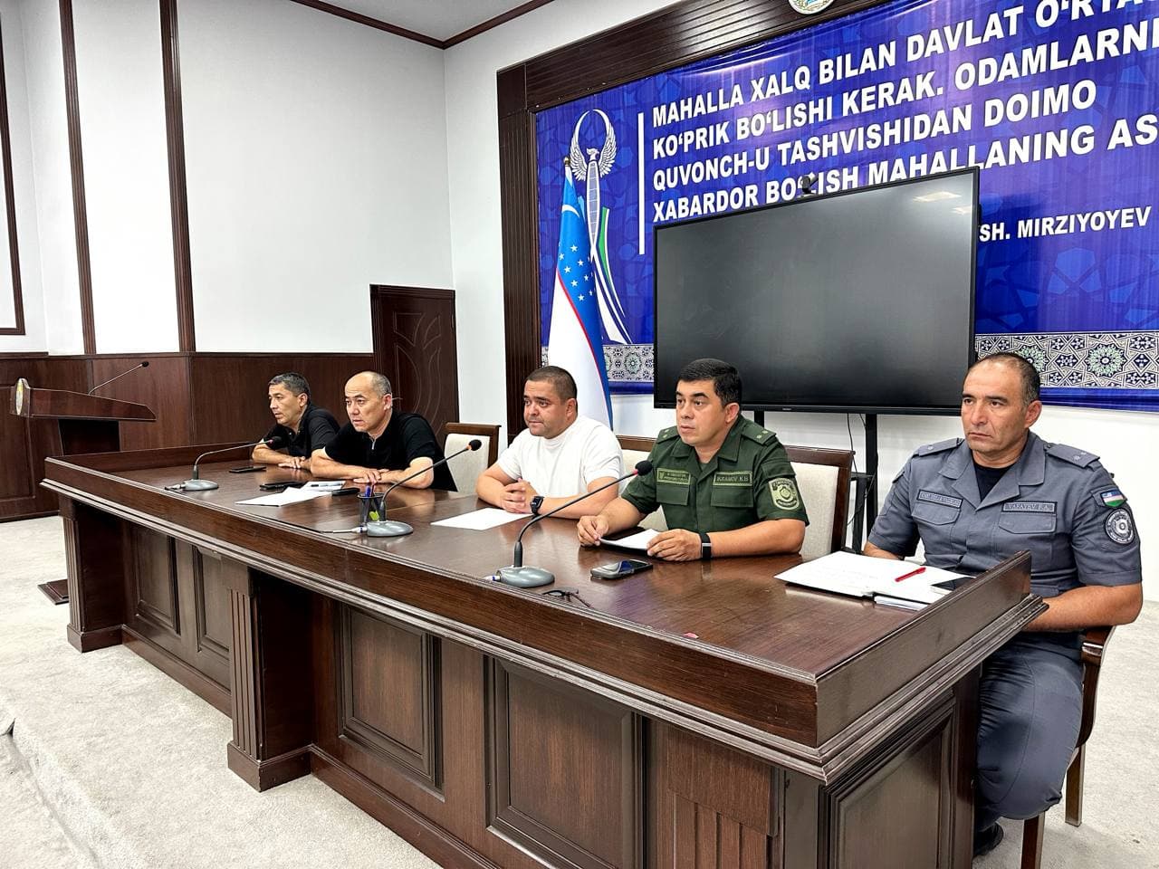 Buxoro tumani hokimi tadbirkorlar bilan ochiq muloqot o‘tkazdi