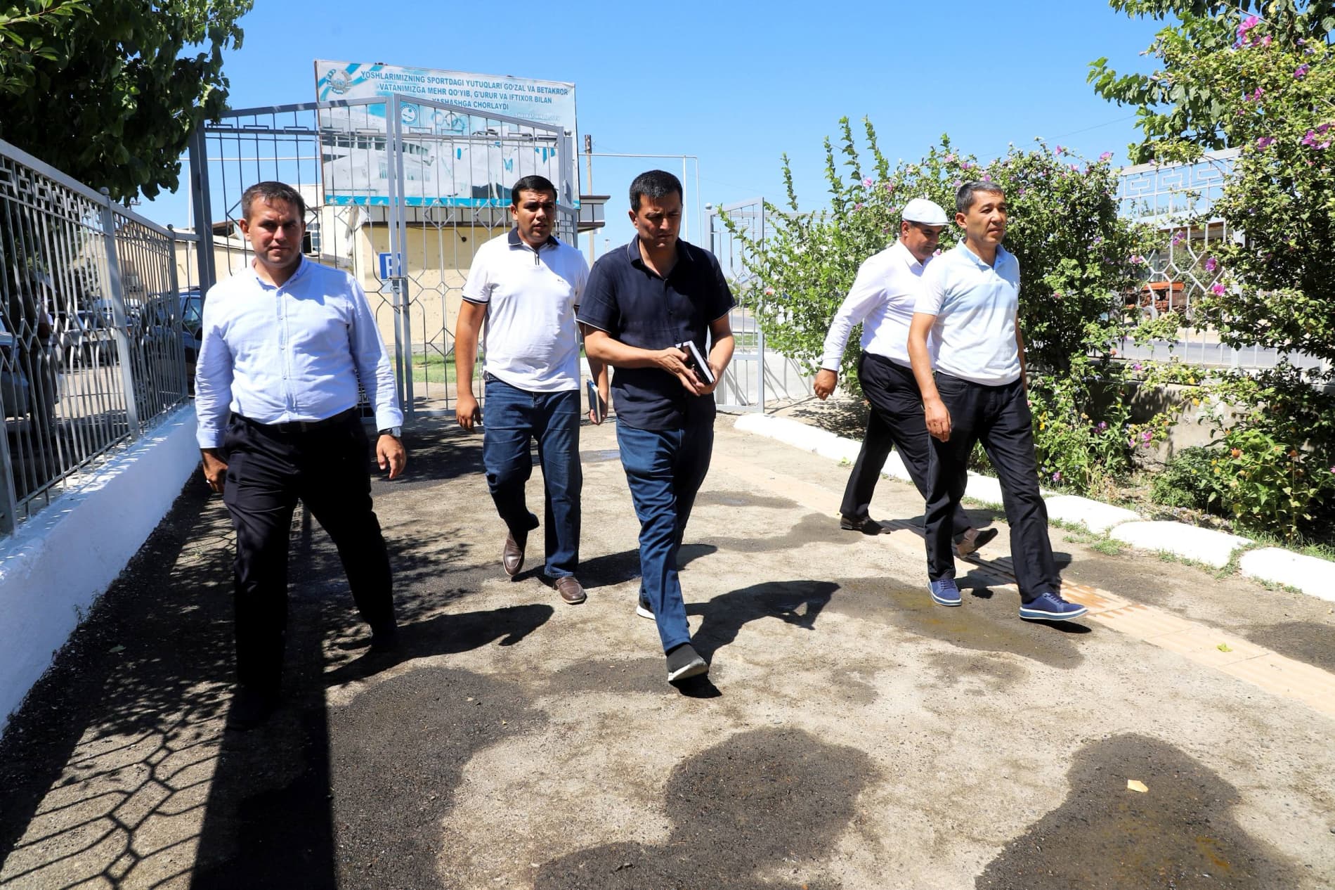 Buxoro tumanida umumta’lim maktablarining yangi o‘quv yiliga tayyorgarligi o‘rganilmoqda