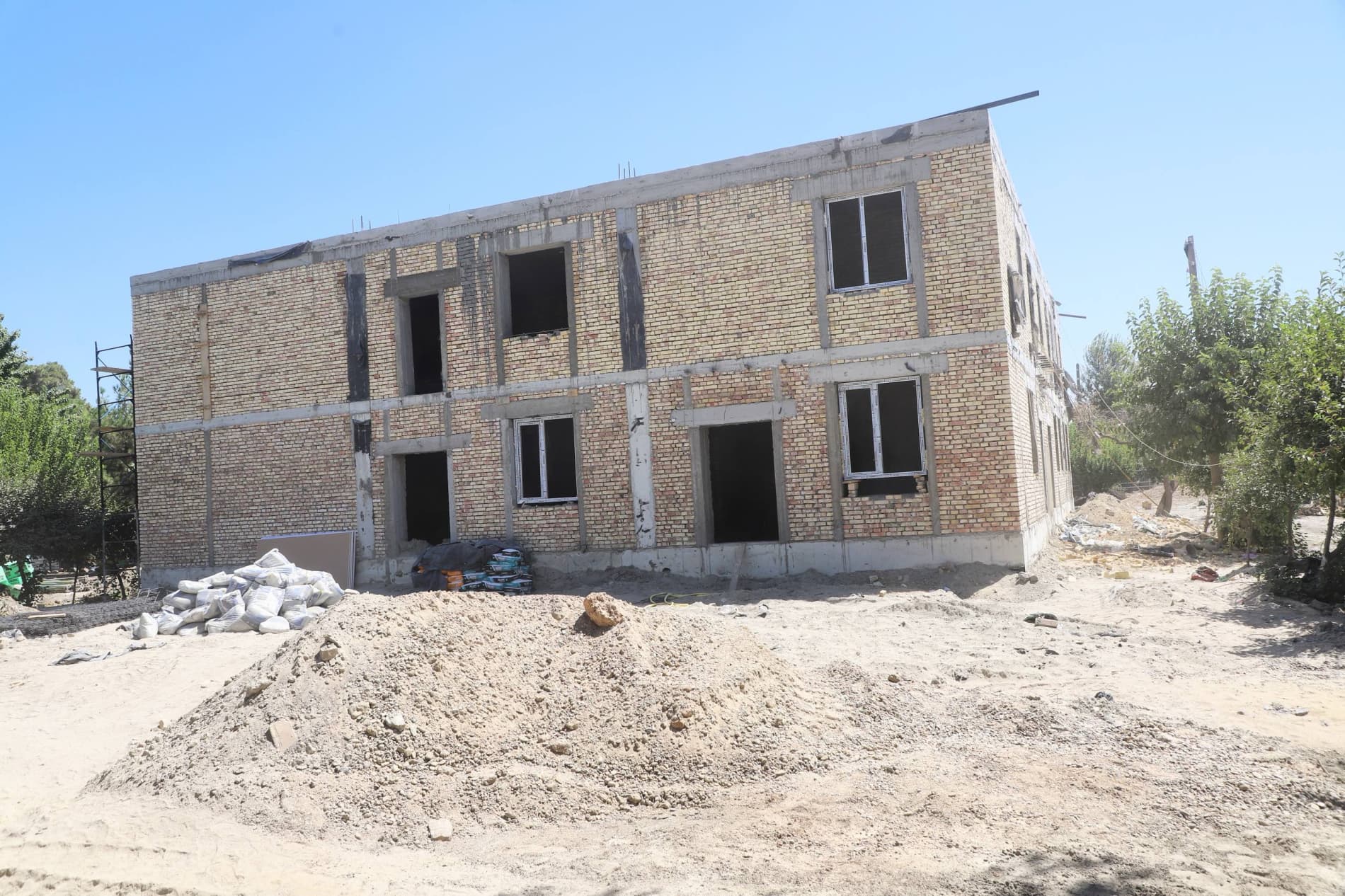 Rabotiqalmoq mahallasida zamonaviy maktabgacha ta’lim maskani bunyod etilmoqda
