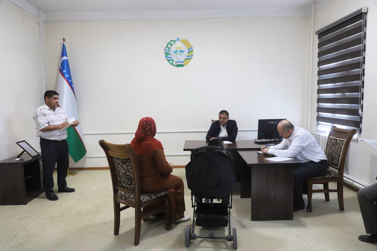 Head of Bukhara District Anvarjon Ochilov Holds Regular Reception for Citizens