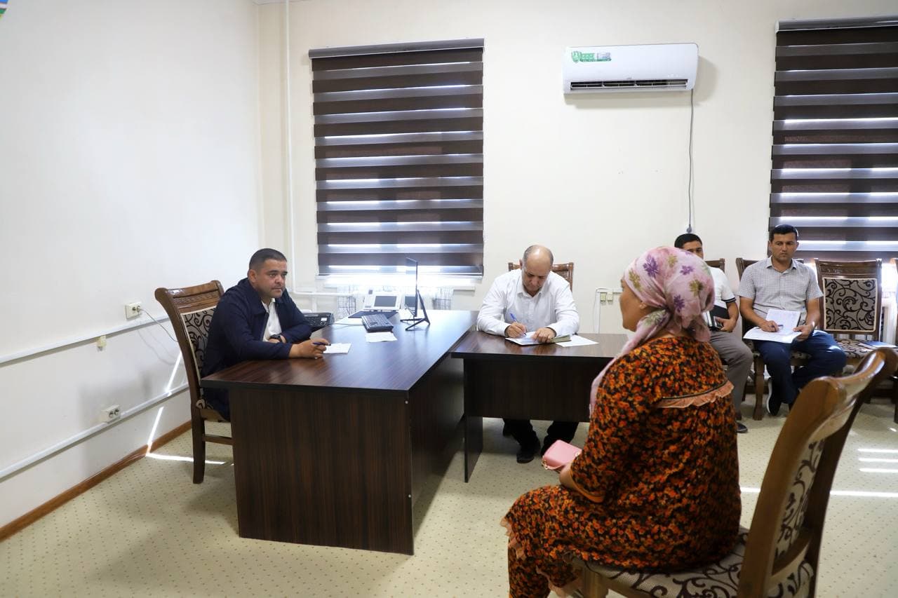 Head of Bukhara District Anvarjon Ochilov Holds Regular Reception for Citizens