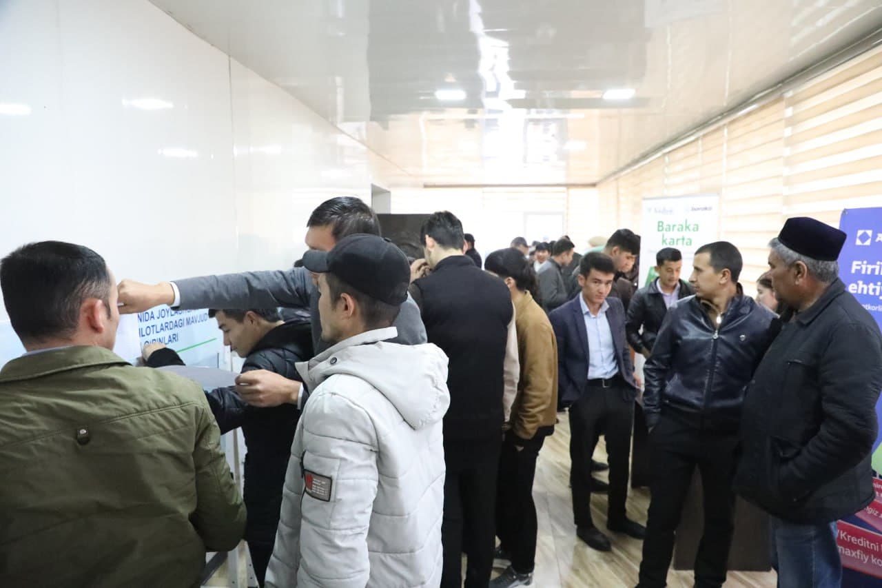 Guliston tumanida “Yoshlar kuni” — rahbar va yoshlar ochiq muloqoti