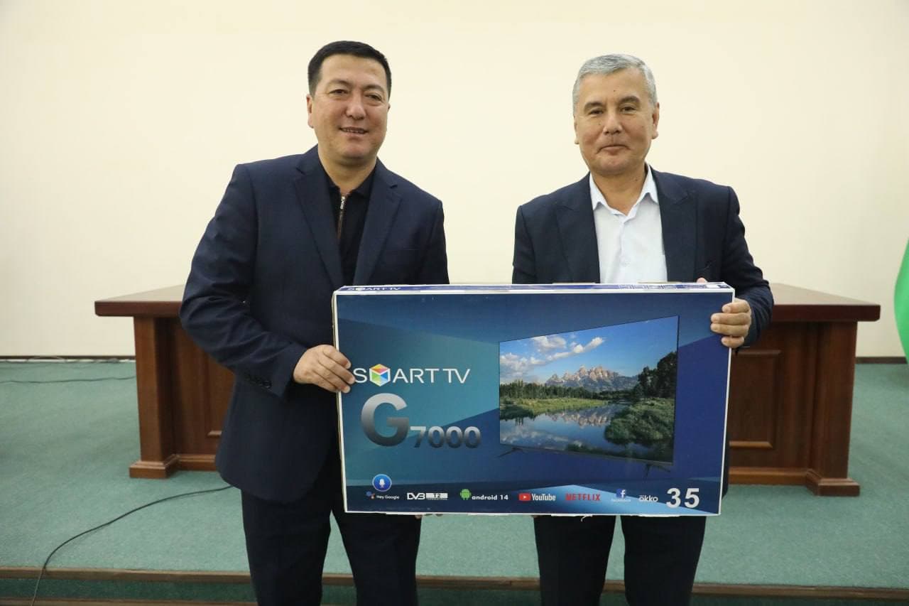 Mahalla tizimi xodimlari munosib taqdirlandi