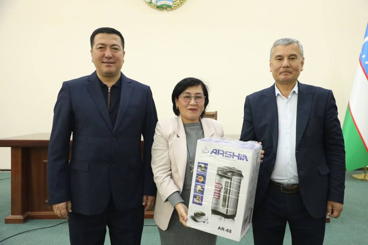 Mahalla tizimi xodimlari munosib taqdirlandi