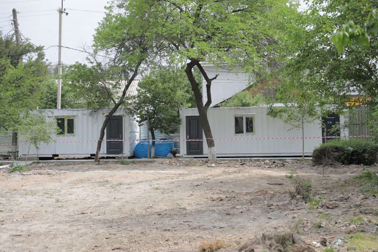 Guliston tumanida yangi sanitariya markazi qad rostlamoqda