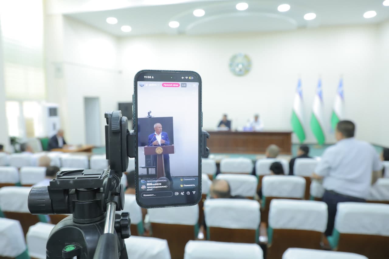 Xalq deputatlari Guliston tumani kengashining navbatdagi yigirma yettinchi sessiyasi o'tkazildi