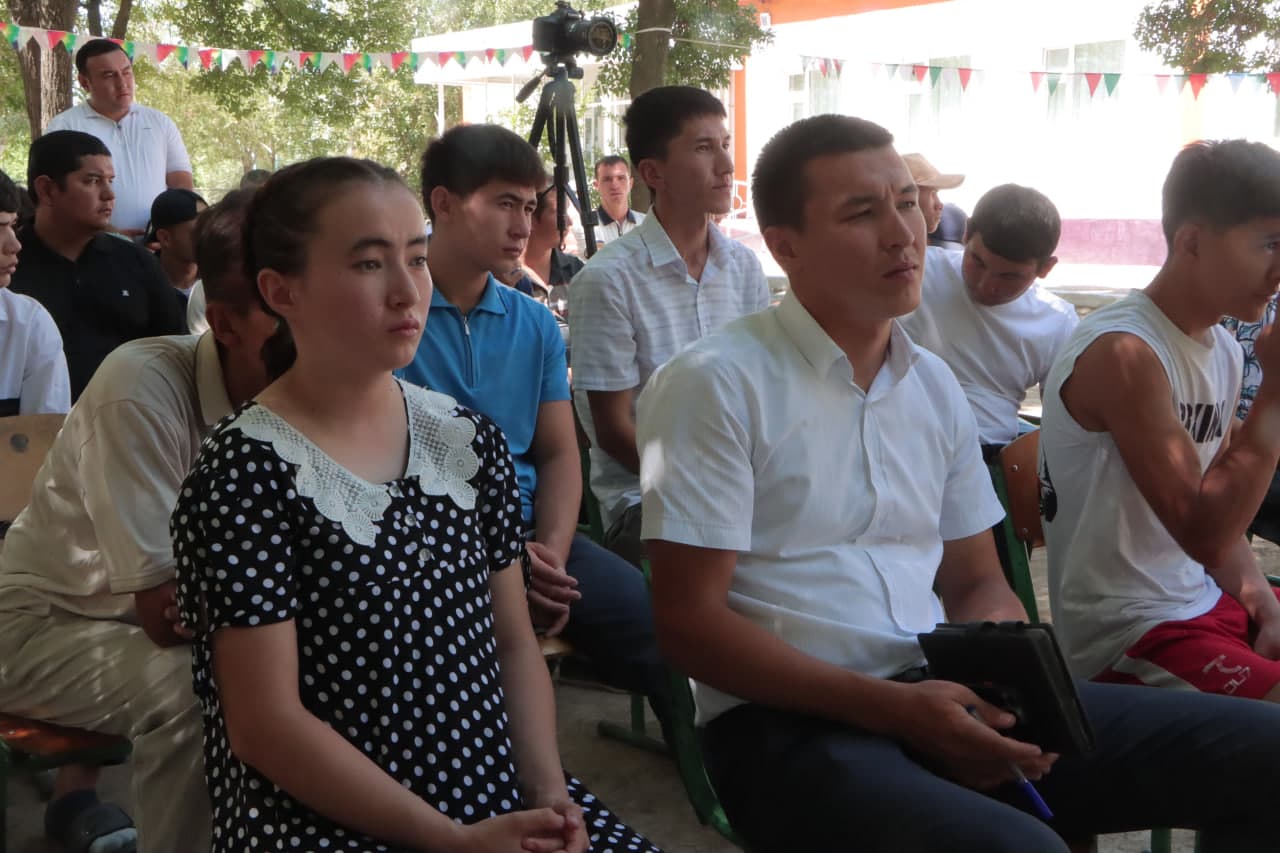 Yoshlar bilan ochiq muloqot: muammolar tinglandi, yechimlar belgilandi