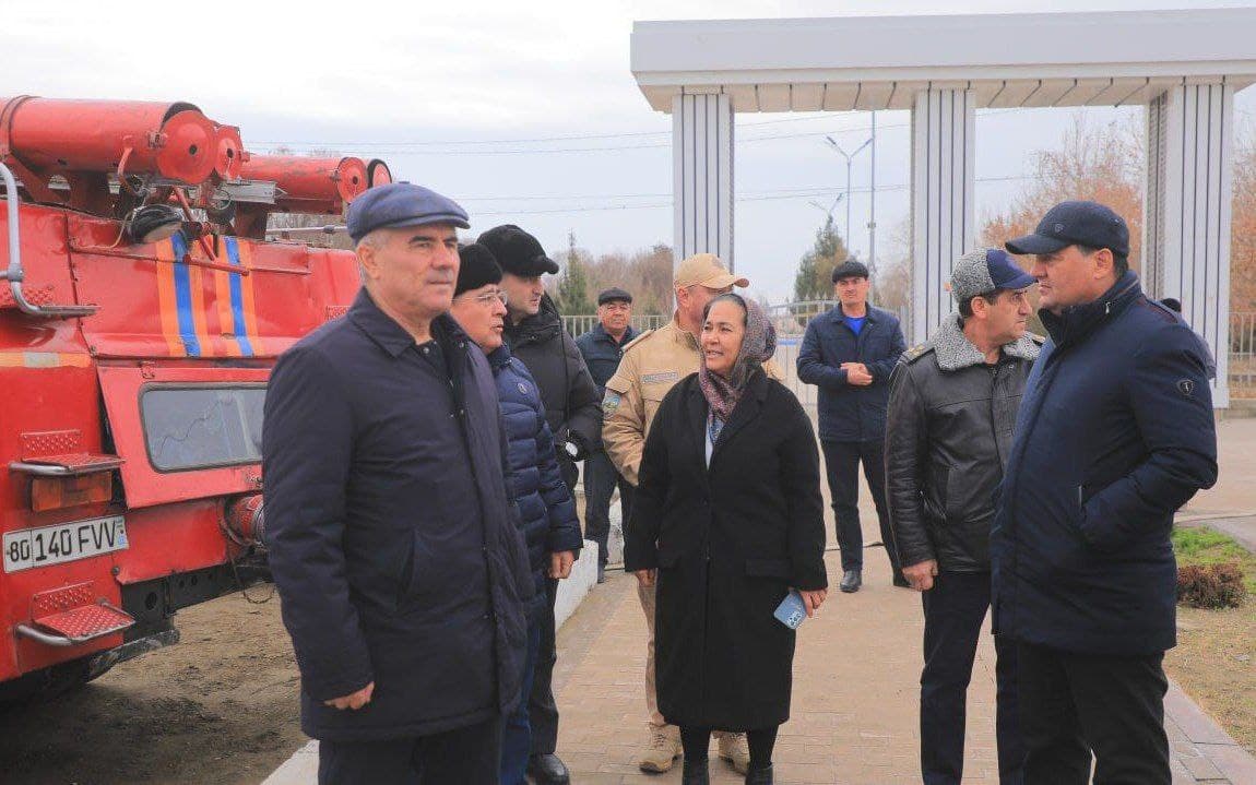 Все города и районы Бухарской области заинтересованы в подготовительной работе, чтобы достойно встретить Новый год, подготовиться к празднику на высоком уровне и подарить жителям радостное праздничное настроение.