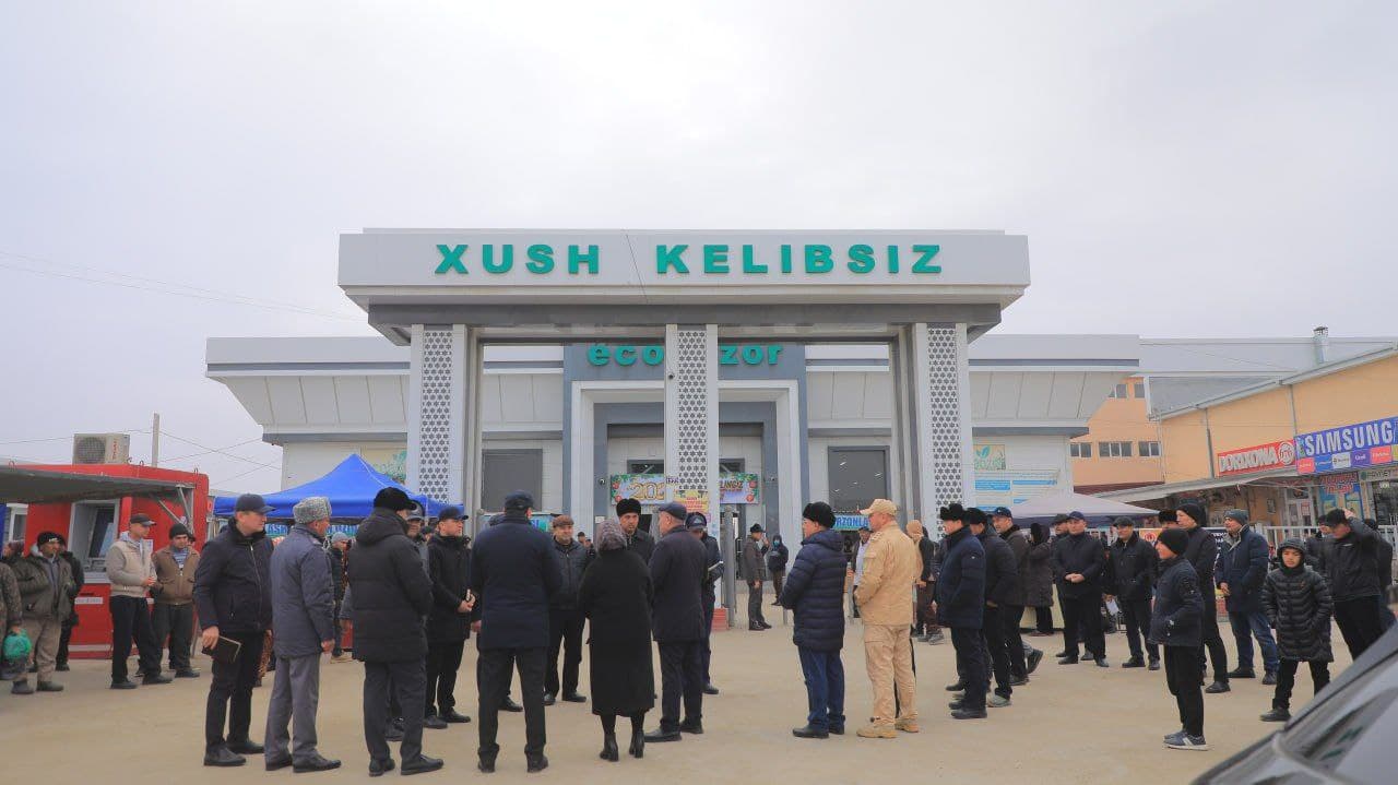 Все города и районы Бухарской области заинтересованы в подготовительной работе, чтобы достойно встретить Новый год, подготовиться к празднику на высоком уровне и подарить жителям радостное праздничное настроение.