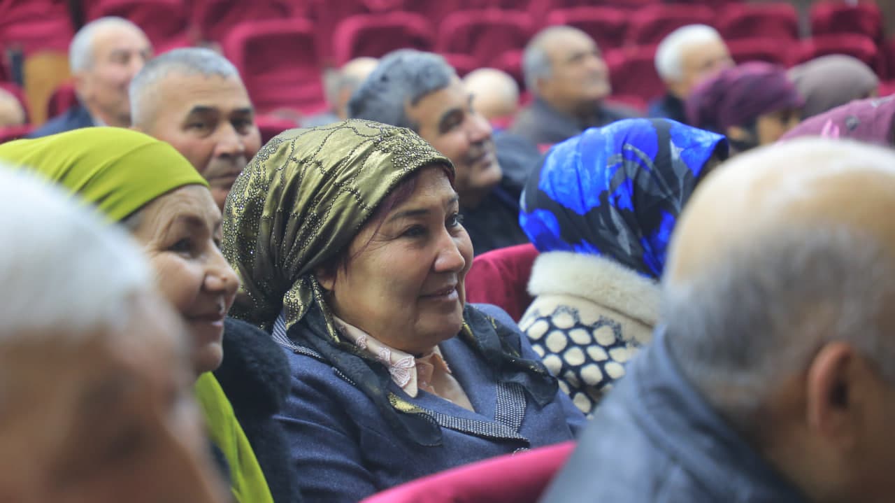 В Олoтском районе в рамках исполнения Постановления Президента Республики Узбекистан от 25 ноября 2024 года №405 «О мерах по привлечению активных нуронийев к реализации программы “От бедности к благополучию”» был организован учебно-практический семинар.