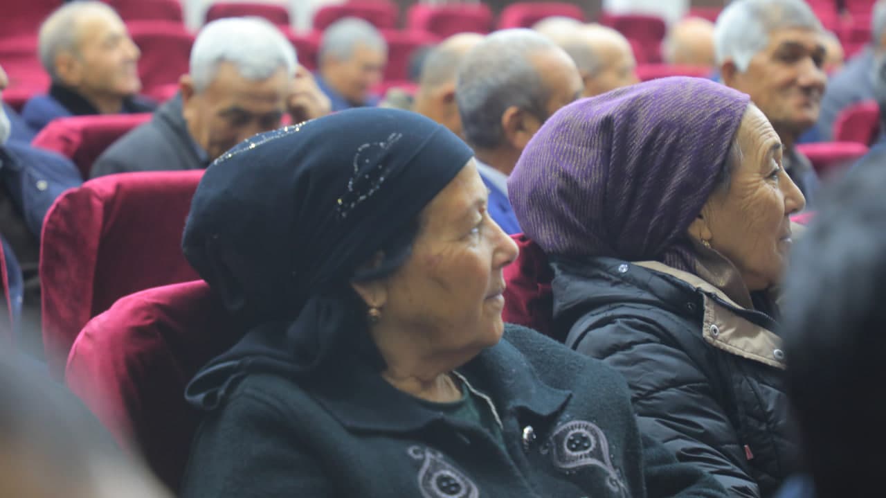 В Олoтском районе в рамках исполнения Постановления Президента Республики Узбекистан от 25 ноября 2024 года №405 «О мерах по привлечению активных нуронийев к реализации программы “От бедности к благополучию”» был организован учебно-практический семинар.