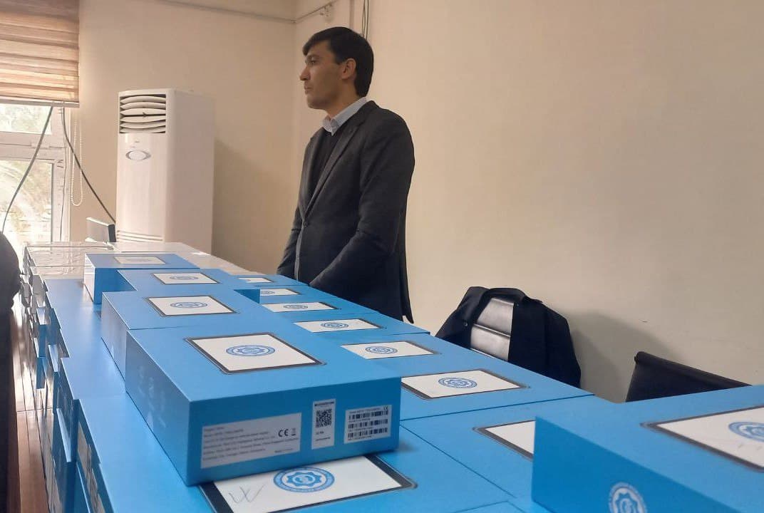 Olotda tibbiy xizmat raqamlashtirilmoqda: Patronaj hamshiralari zamonaviy planshetlar bilan ta’minlandi