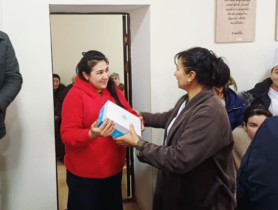 Olotda tibbiy xizmat raqamlashtirilmoqda: Patronaj hamshiralari zamonaviy planshetlar bilan ta’minlandi