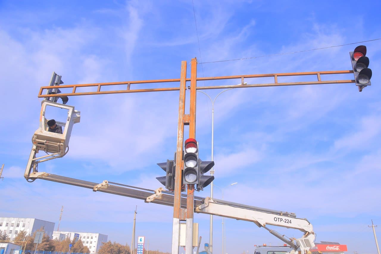 Serqatnov yo‘lda piyodalar harakati xavfsizligi kuchaytirildi.