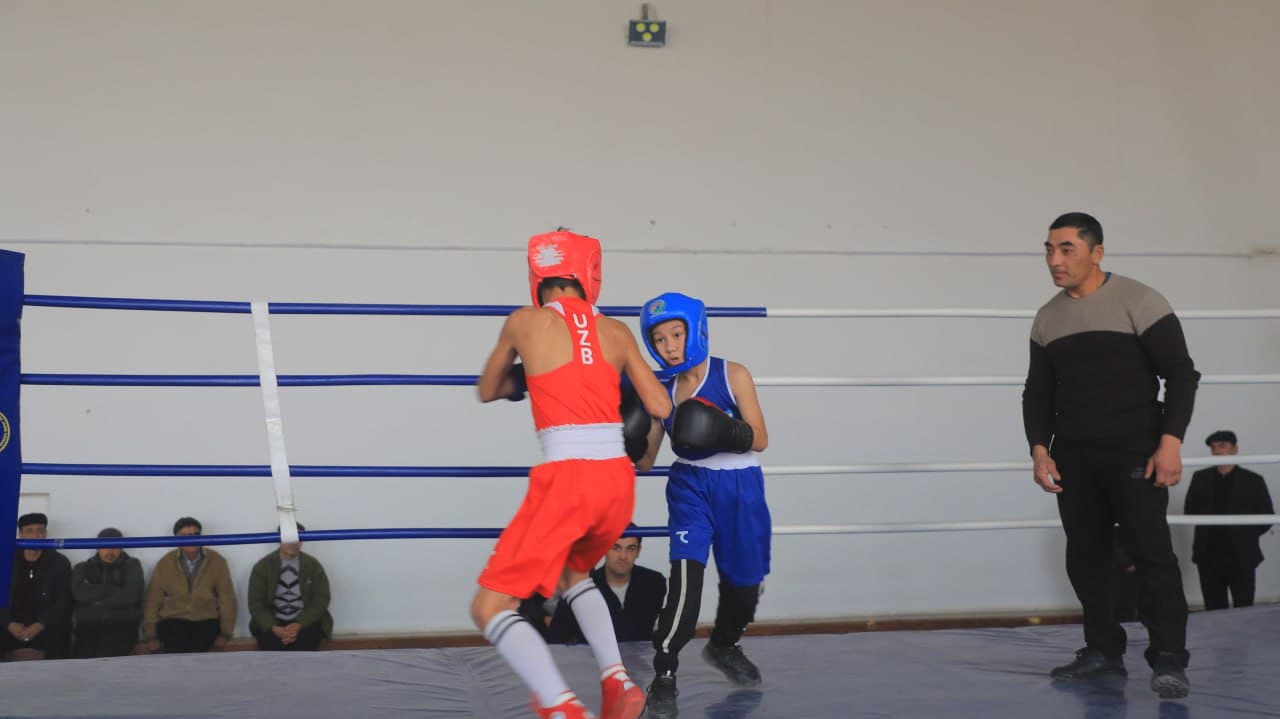 Boks bo‘yicha Olot tumani ochiq chempionati bo‘lib o‘tdi.
