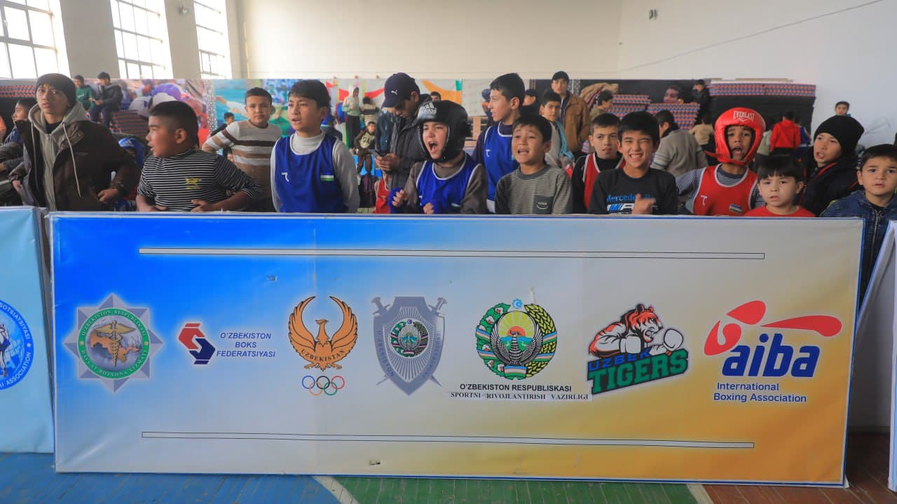 Boks bo‘yicha Olot tumani ochiq chempionati bo‘lib o‘tdi.