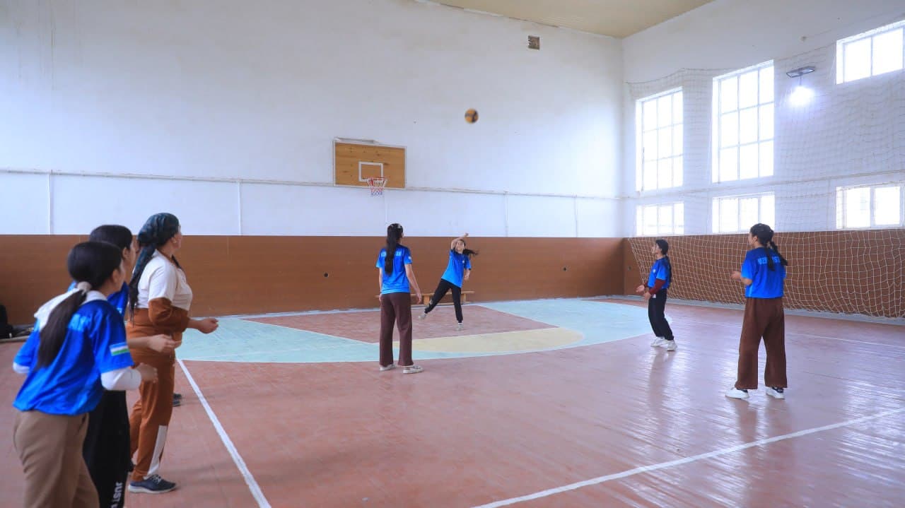 Voleybol “Hokim Olimpiadasi” musobaqalari tobora qizg‘in tus olmoqda.