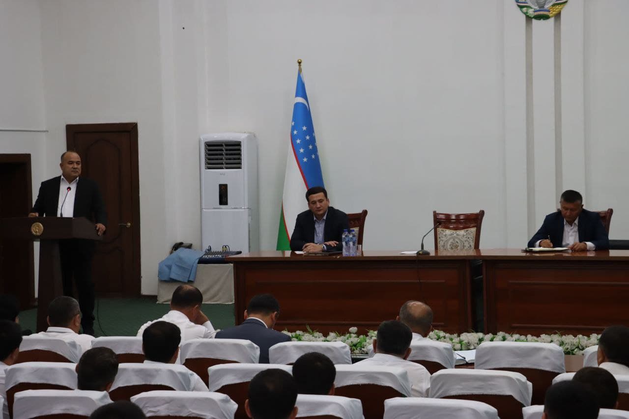 Rishton tumanida davlat xizmatchilari samaradorligi va shaffoflik masalalari muhokama qilindi