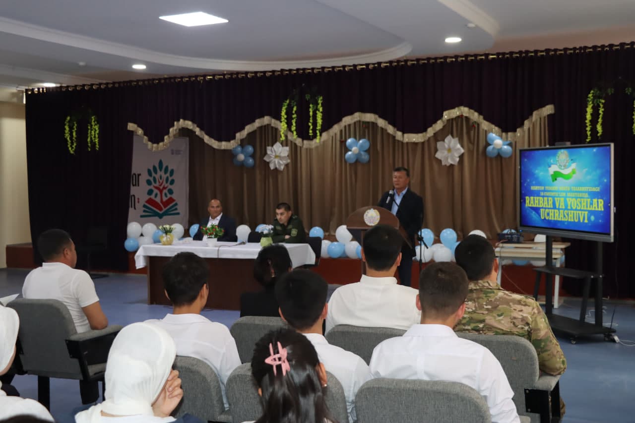 An open dialogue with young people was held in Rishton district as part of the “Thursday — Youth Day” initiative.