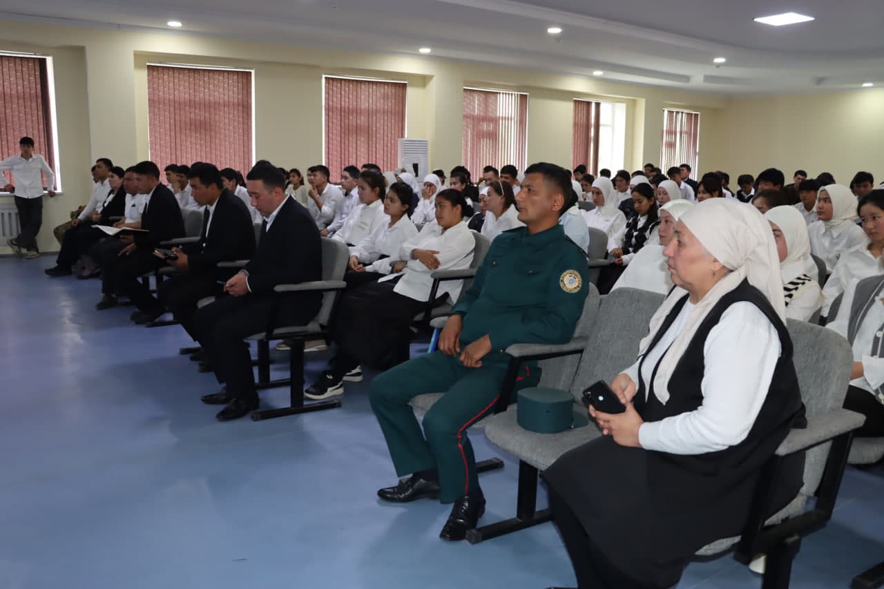 An open dialogue with young people was held in Rishton district as part of the “Thursday — Youth Day” initiative.