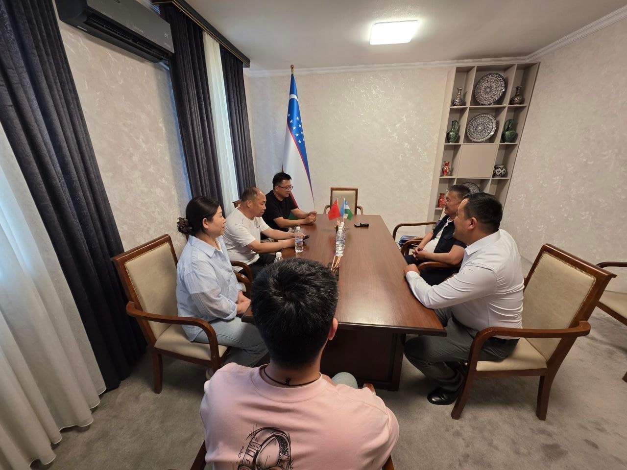 🤝 Rishton tumani hokimi xitoylik investorlar bilan uchrashdi