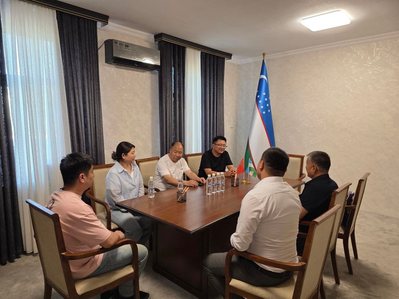 🤝 Rishton tumani hokimi xitoylik investorlar bilan uchrashdi