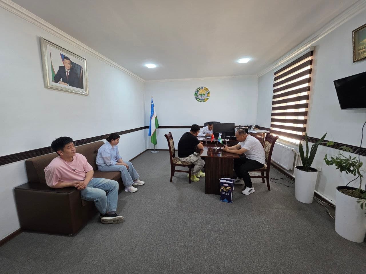🤝 Rishton tumani hokimi xitoylik investorlar bilan uchrashdi
