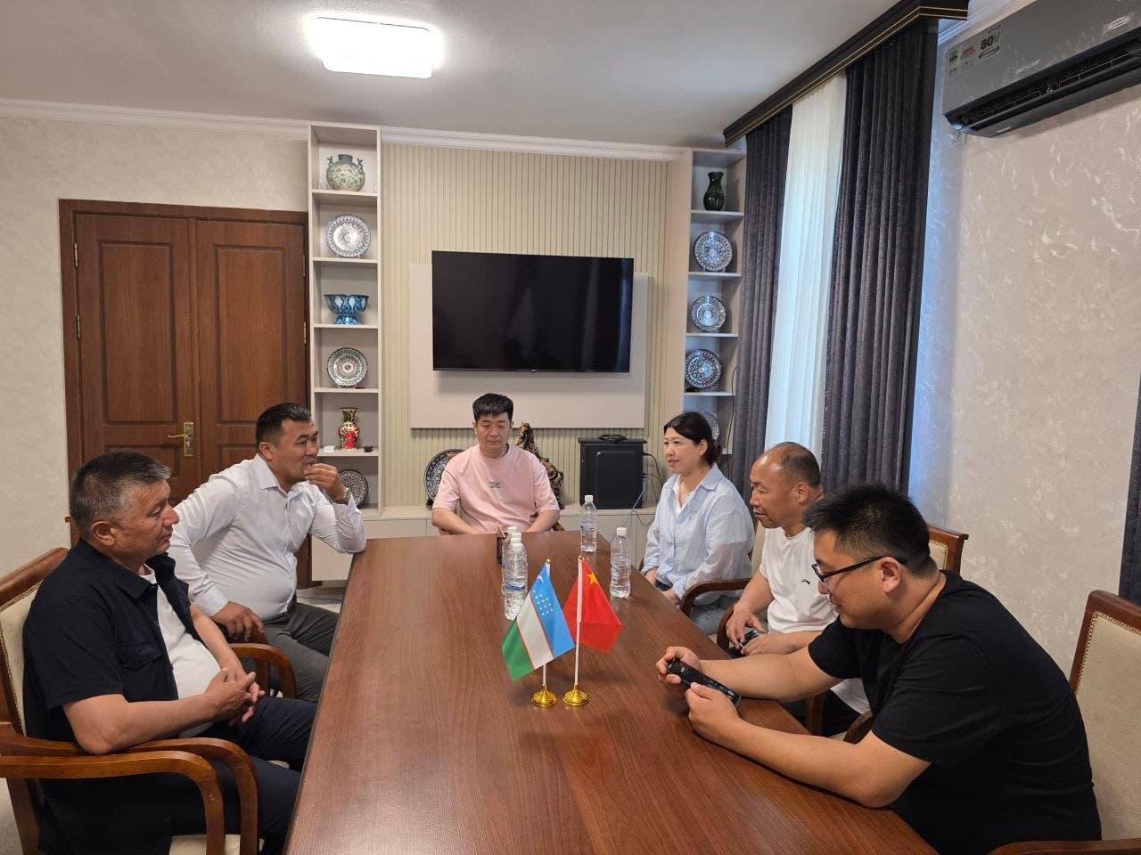 🤝 Rishton tumani hokimi xitoylik investorlar bilan uchrashdi