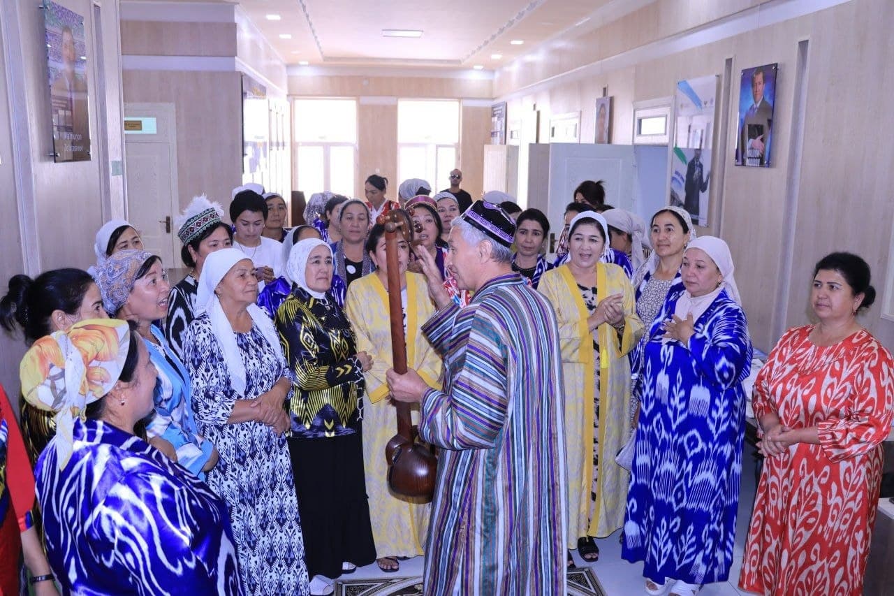 🌸 “Ayol ko‘rki – Xon atlas!” festivali ko‘tarinki ruhda o‘tkazildi