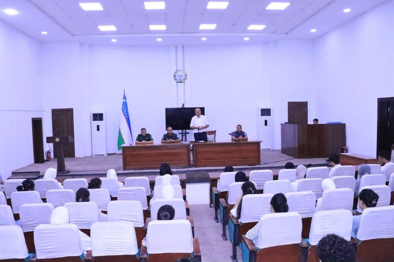 🌟 Open Dialogue Held with Gold Medal Graduates