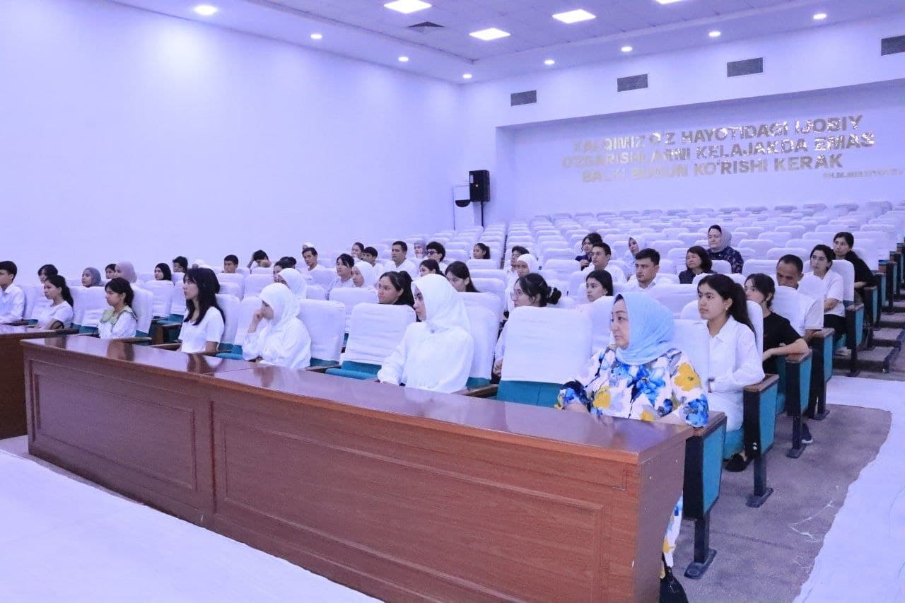 🌟 Open Dialogue Held with Gold Medal Graduates