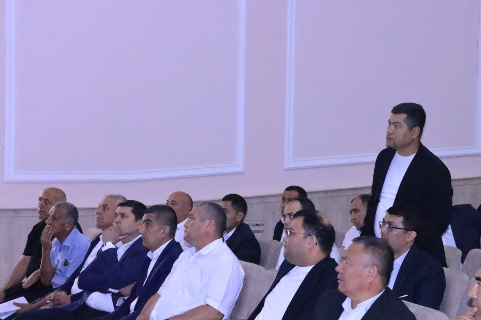 МУРОЖААТЛАРНИНГ ОЛДИНИ ОЛИШ ВА МУАММОЛАРНИ МАҲАЛЛАНИНГ ЎЗИДА ҲАЛ ЭТИШ МАСАЛАЛАРИ МУҲОКАМА ҚИЛИНДИ