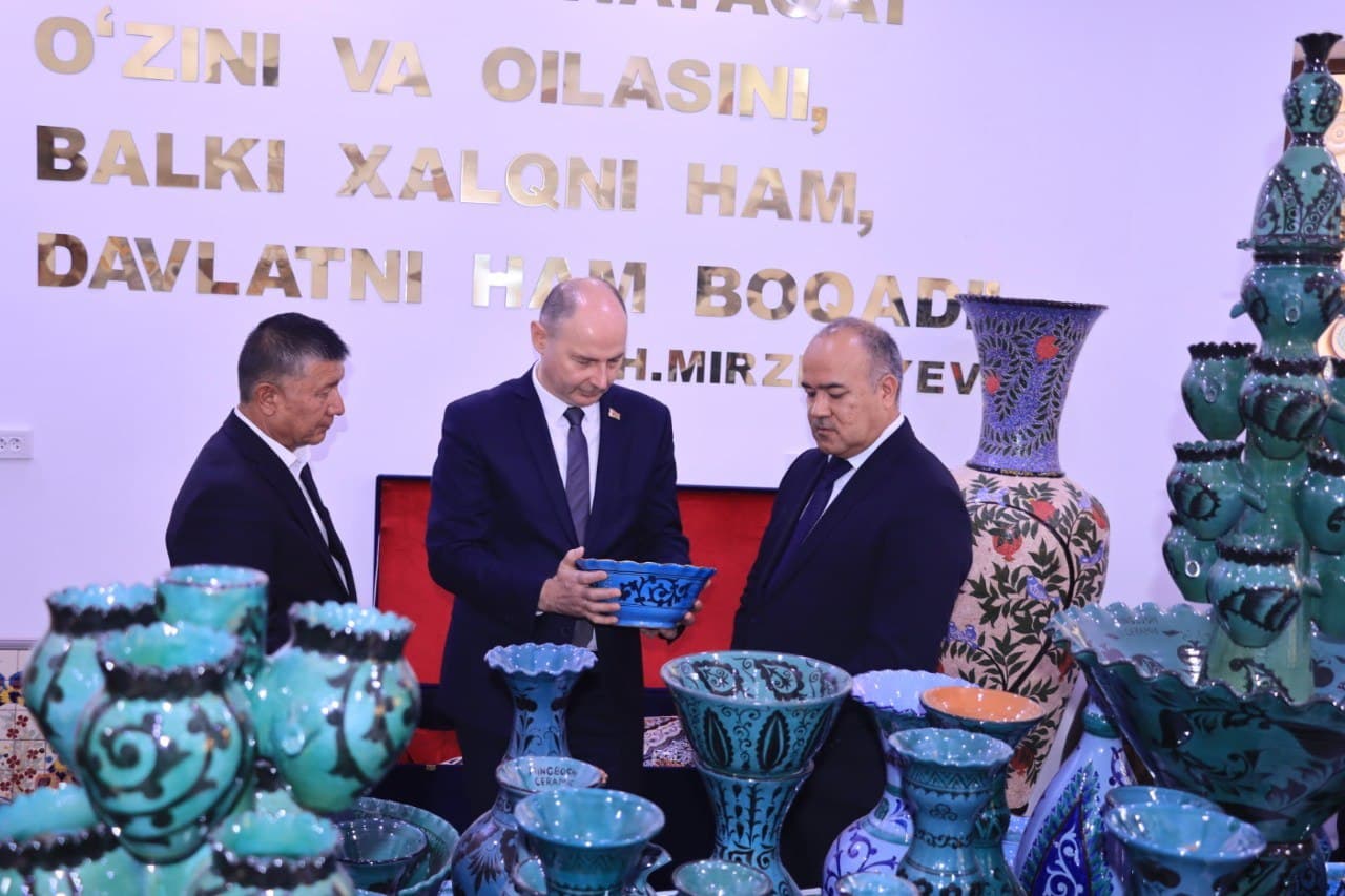 Belarus delegatsiyasi Rishtonning kulolchilik salohiyati bilan tanishdi