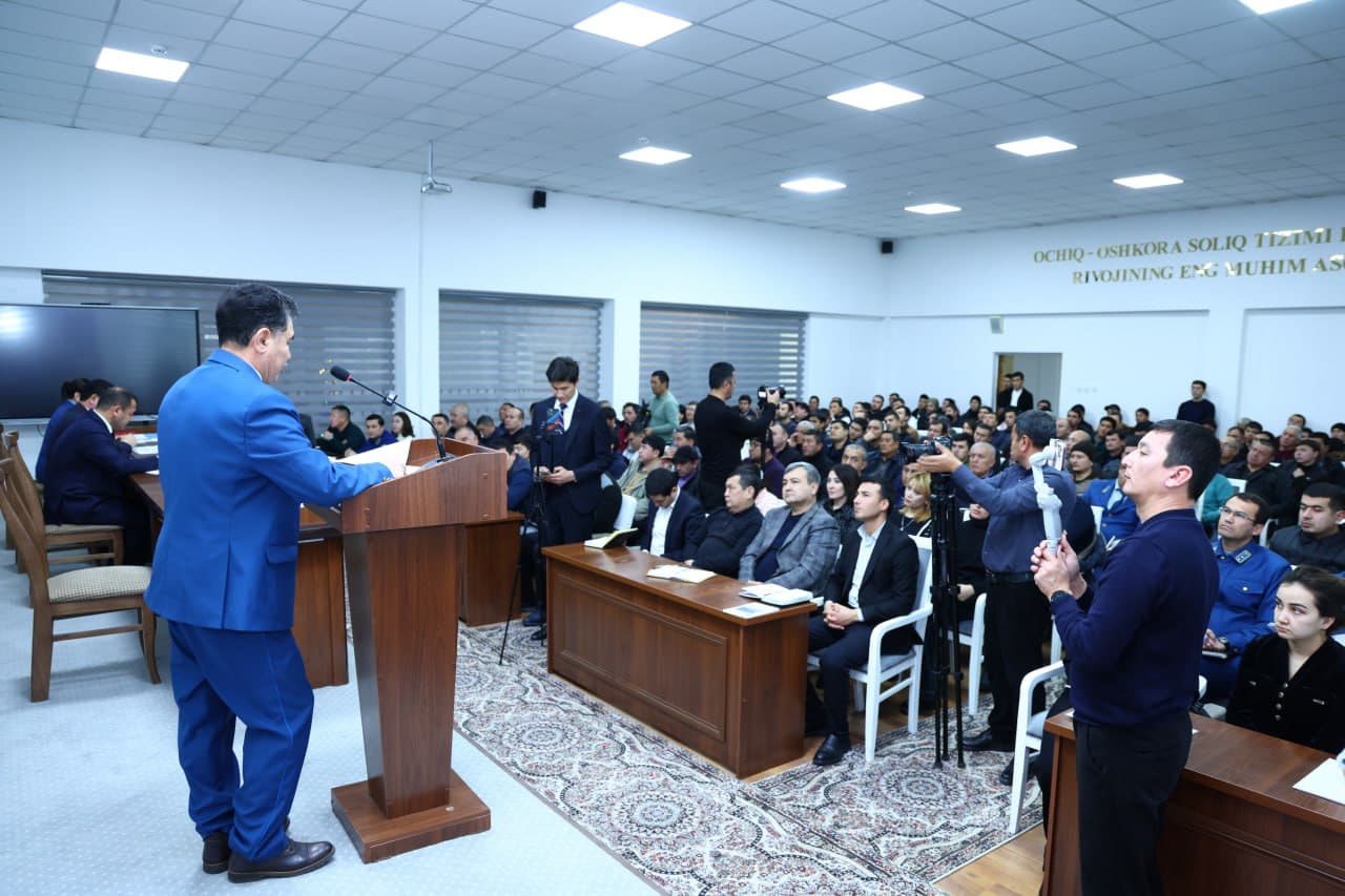 Jizzaxda naqdsiz iqtisodiyotni kengaytirish va yashirin iqtisodiyotga barham berish masalalari yuzasidan ochiq muloqot oʻtkazildi