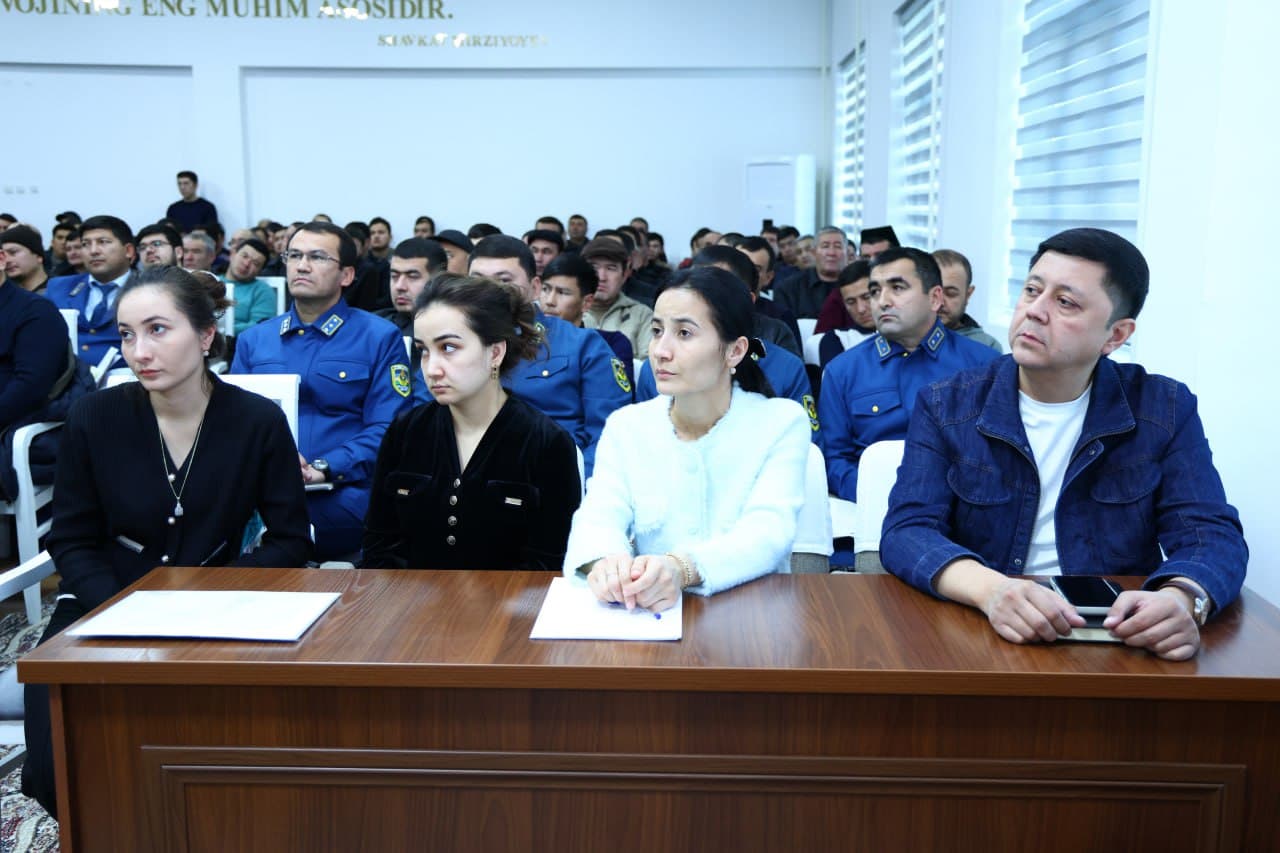 Jizzaxda naqdsiz iqtisodiyotni kengaytirish va yashirin iqtisodiyotga barham berish masalalari yuzasidan ochiq muloqot oʻtkazildi