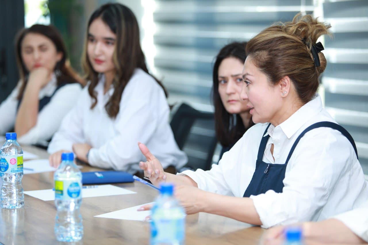 В Налоговом комитете состоялась встреча с женщинами-предпринимателями