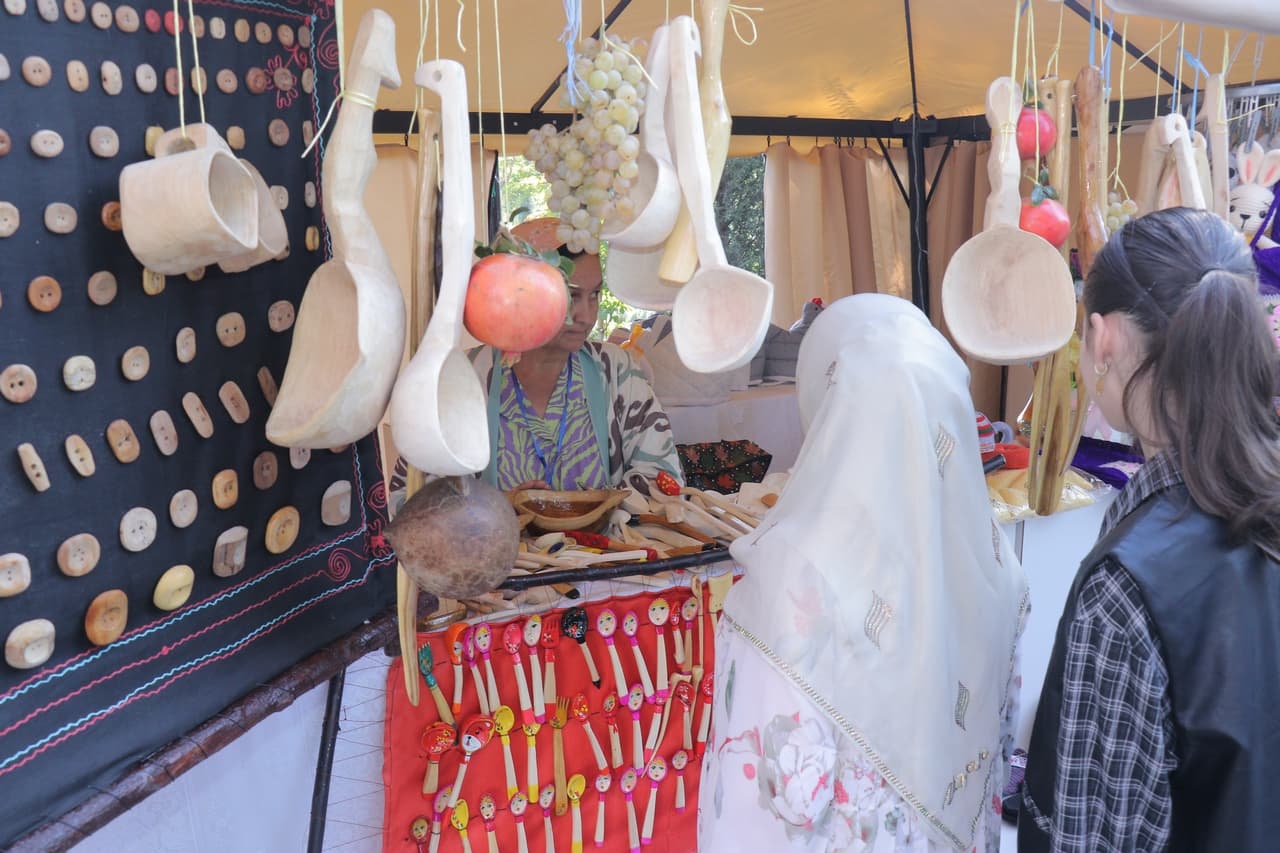 Данғара ҳунармандининг ижоди Қўқон фестивалида намойиш этилмоқда