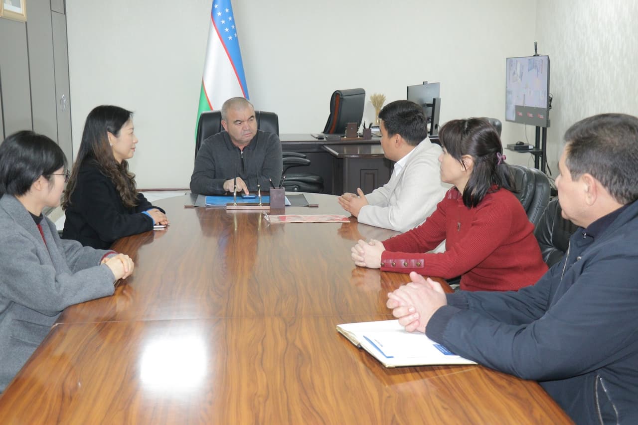 Данғара тумани ҳокими Хитой шифокорлар билан учрашди