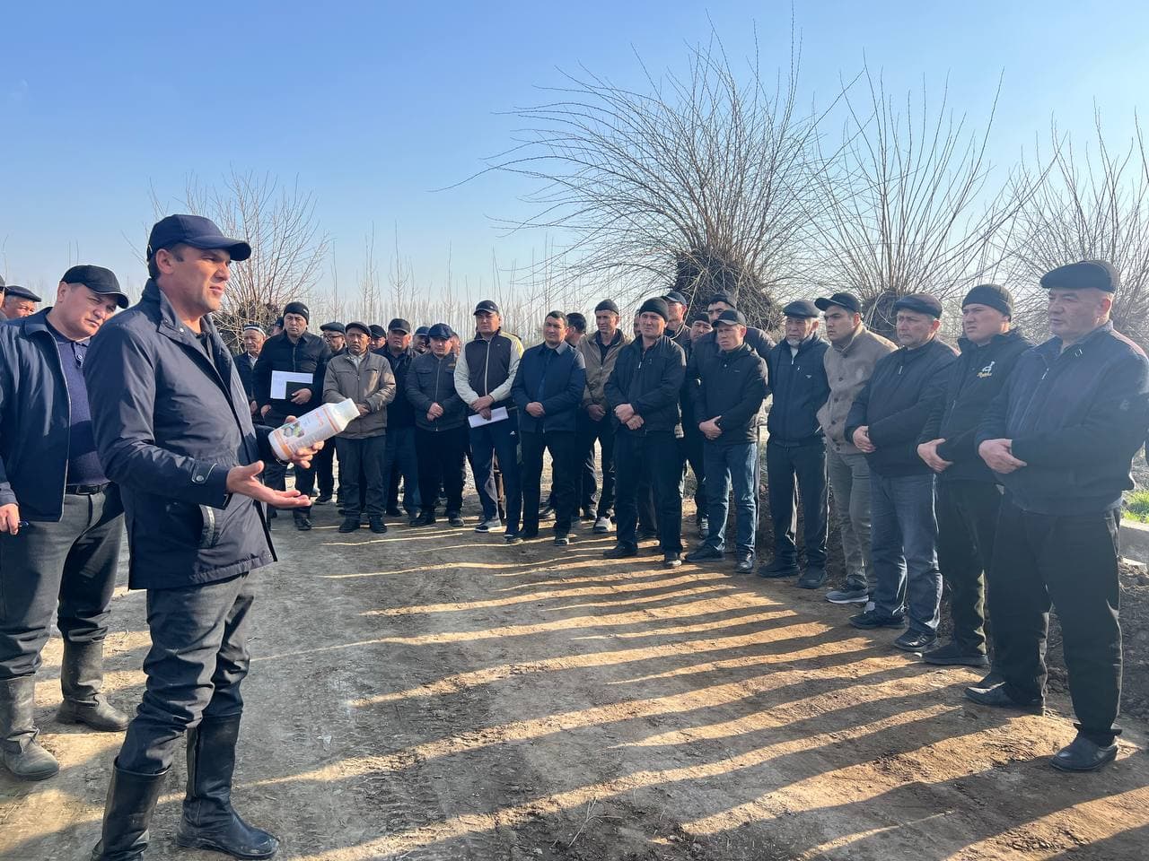 Данғара ММТП ҳудудида жойлашган “Инобатхон зиёси” фермер хўжалигида ПҚ–465-сон қарор ижросини таъминлаш мақсадида амалий семинар ташкил этилди.