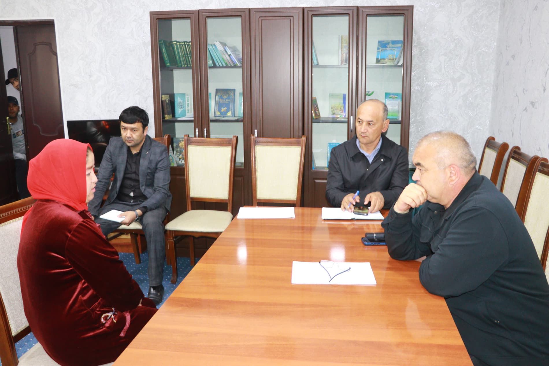 Данғара тумани ҳокими қабулида фуқаролар мурожаатлари кўриб чиқилди