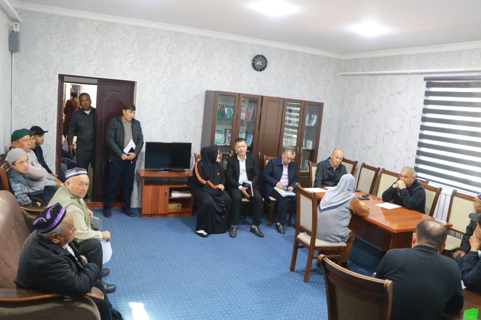 Данғара тумани ҳокими қабулида фуқаролар мурожаатлари кўриб чиқилди
