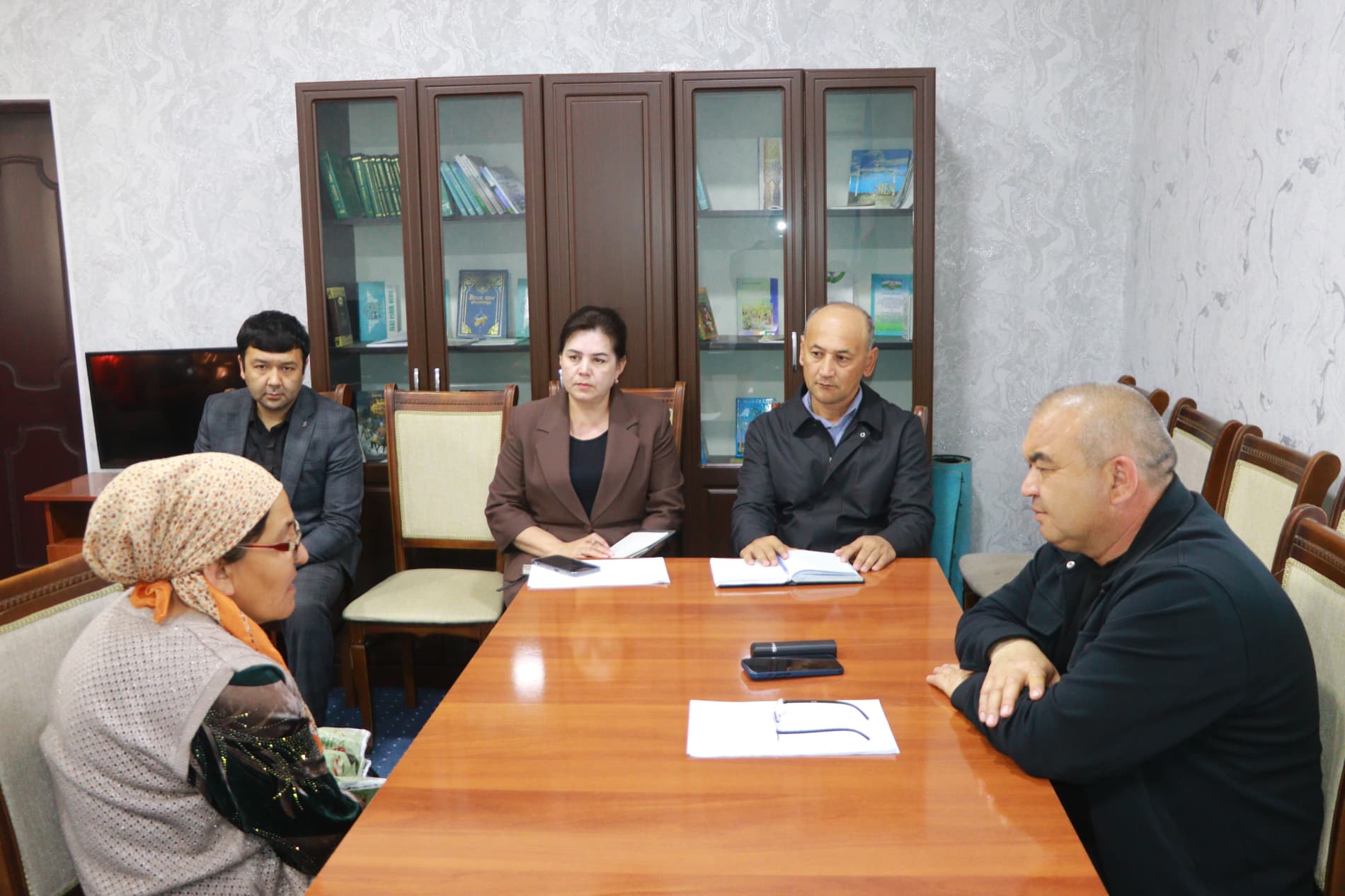 Данғара тумани ҳокими қабулида фуқаролар мурожаатлари кўриб чиқилди